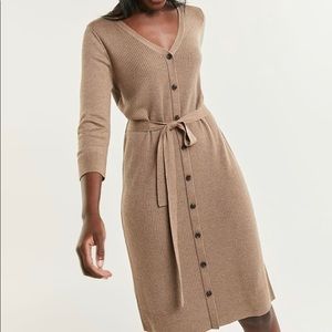 NWT Belted v-neck cardigan style dress in the colour Hazelnut
